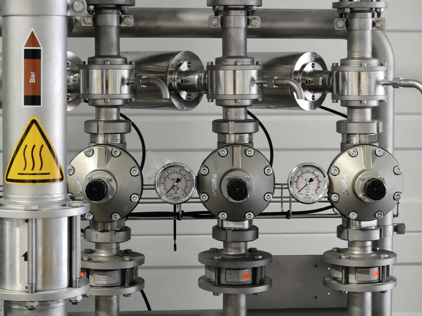 Pressure gauges and process control valves